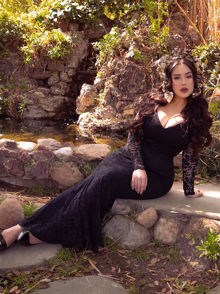 Black Marilyn Lace Gown in Black