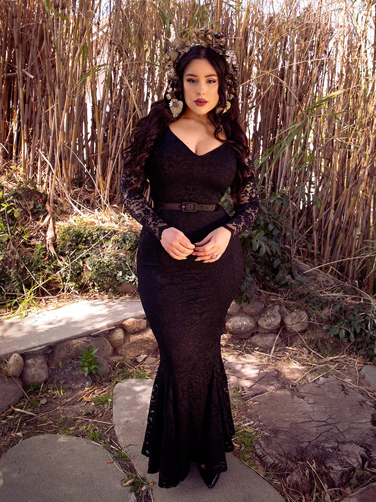 Black Marilyn Lace Gown in Black