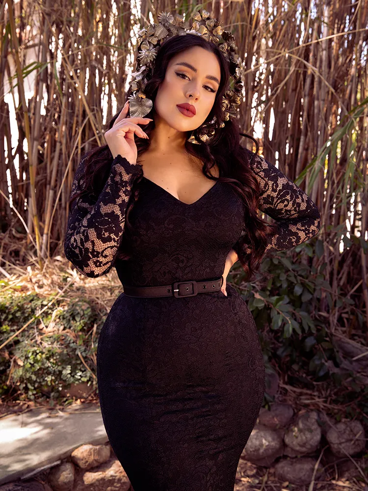 Black Marilyn Lace Gown in Black