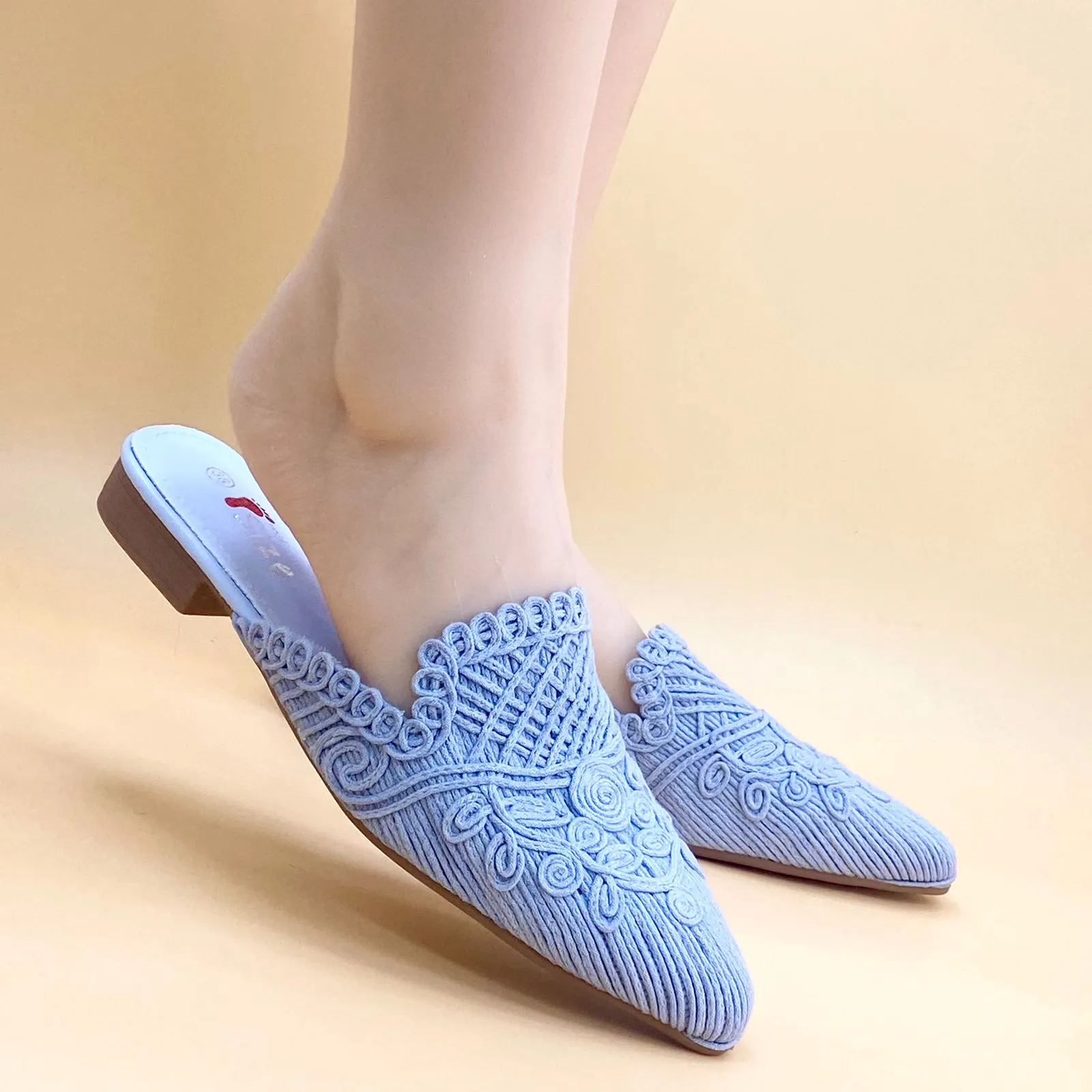 NEW , WOMEN SLIPPERS S23